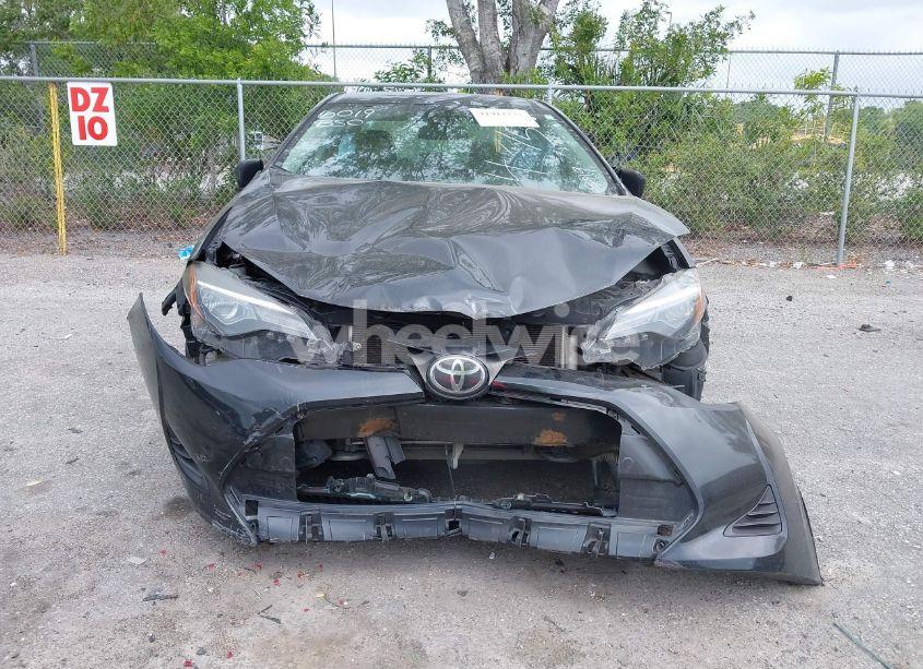 Photo 13 of 2019 Toyota Corolla LE (VIN 5YFBURHE6KP936019)