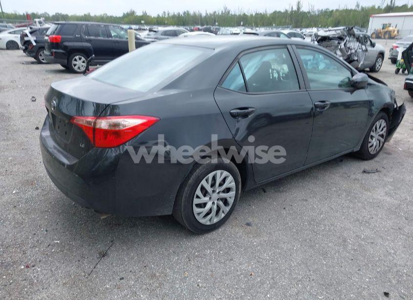 Photo 4 of 2019 Toyota Corolla LE (VIN 5YFBURHE6KP936019)