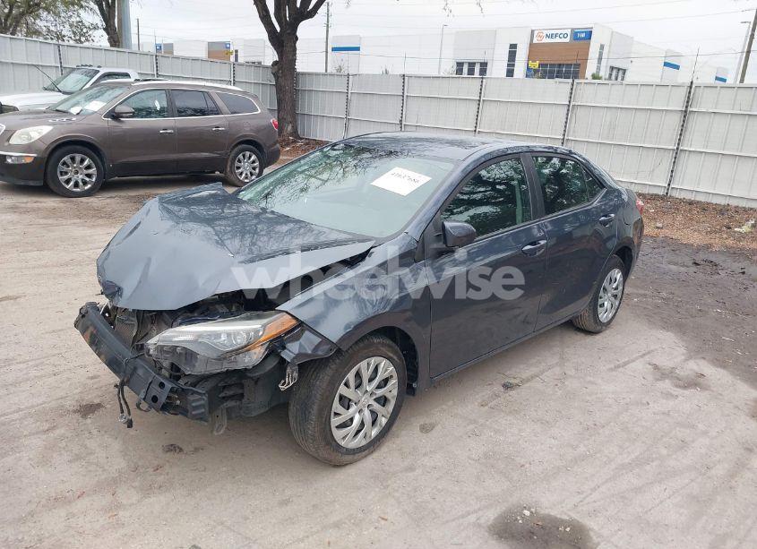 Photo 2 of 2019 Toyota Corolla LE (VIN 5YFBURHE6KP937767)