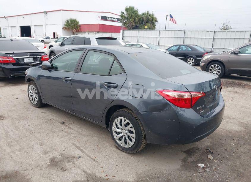 Photo 3 of 2019 Toyota Corolla LE (VIN 5YFBURHE6KP937767)