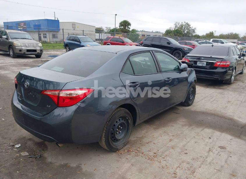 Photo 4 of 2019 Toyota Corolla LE (VIN 5YFBURHE6KP937767)