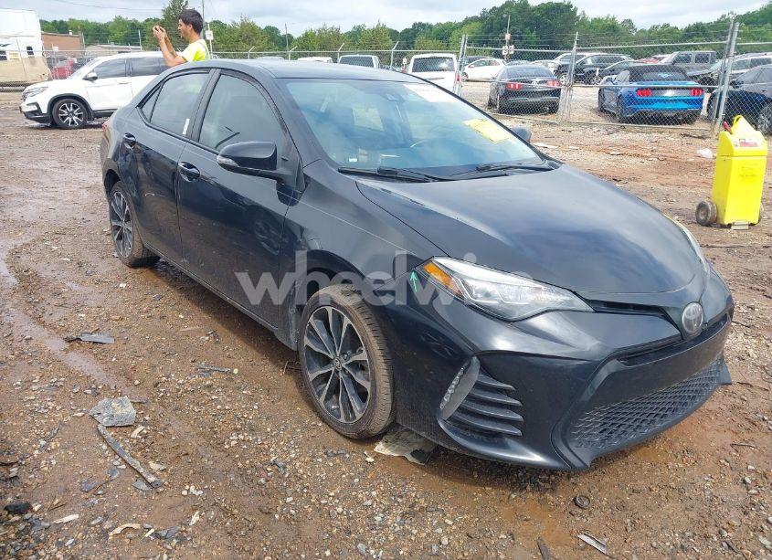2019 Toyota Corolla SE (VIN 5YFBURHE6KP940278) main photo