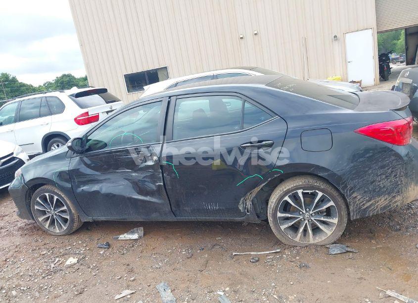 Photo 13 of 2019 Toyota Corolla SE (VIN 5YFBURHE6KP940278)