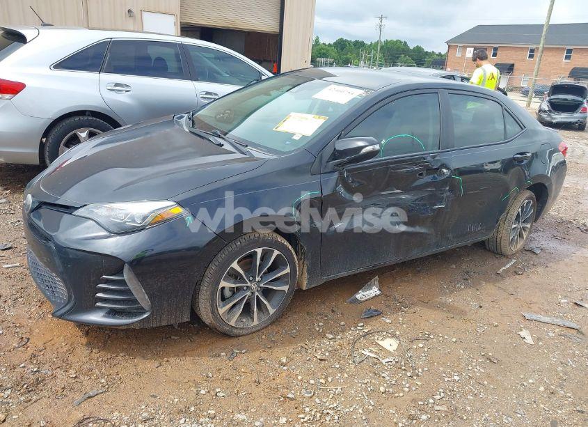 Photo 2 of 2019 Toyota Corolla SE (VIN 5YFBURHE6KP940278)