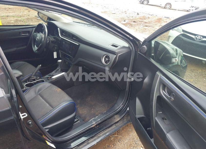 Photo 5 of 2019 Toyota Corolla SE (VIN 5YFBURHE6KP940278)