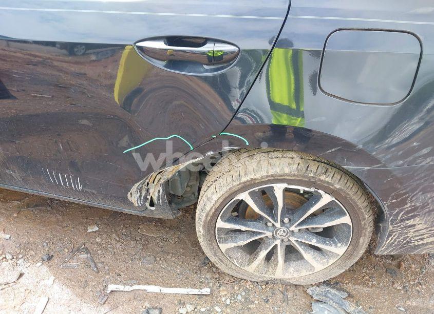 Photo 6 of 2019 Toyota Corolla SE (VIN 5YFBURHE6KP940278)