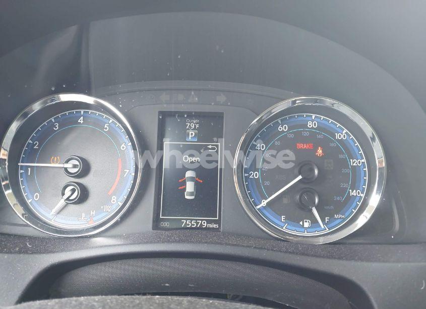 Photo 7 of 2019 Toyota Corolla SE (VIN 5YFBURHE6KP940278)