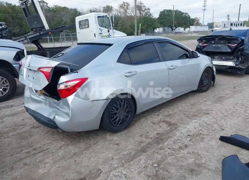Photo 4 of 2019 Toyota Corolla LE (VIN 5YFBURHE6KP941141)