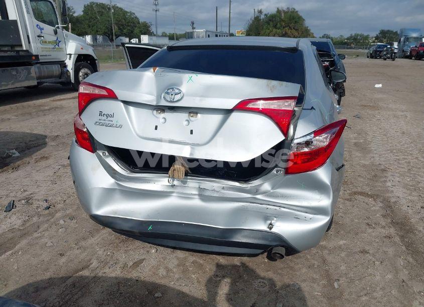 Photo 6 of 2019 Toyota Corolla LE (VIN 5YFBURHE6KP941141)