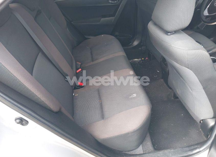 Photo 8 of 2019 Toyota Corolla LE (VIN 5YFBURHE6KP941141)