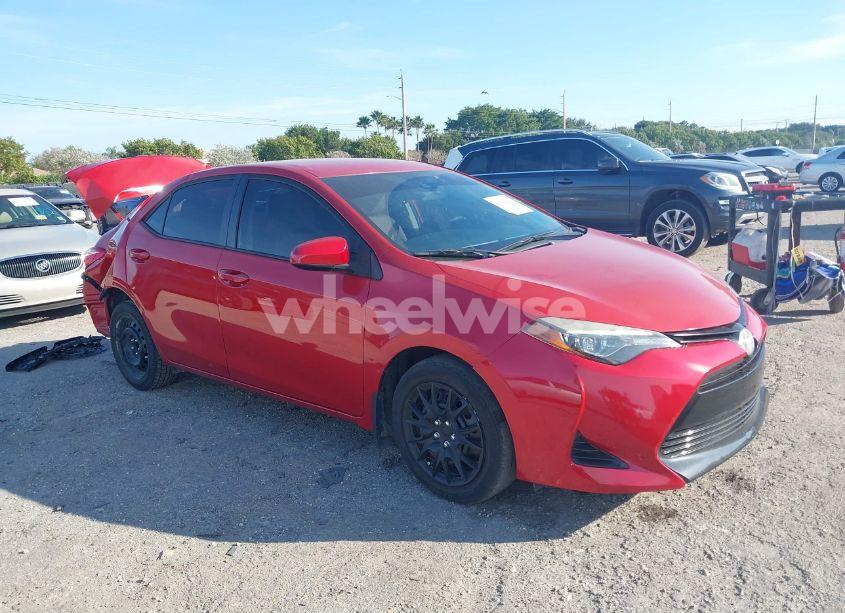 2019 Toyota Corolla LE (VIN 5YFBURHE6KP941737) main photo