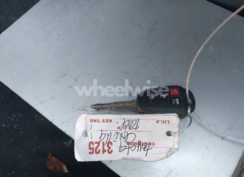 Photo 11 of 2019 Toyota Corolla LE (VIN 5YFBURHE6KP941737)