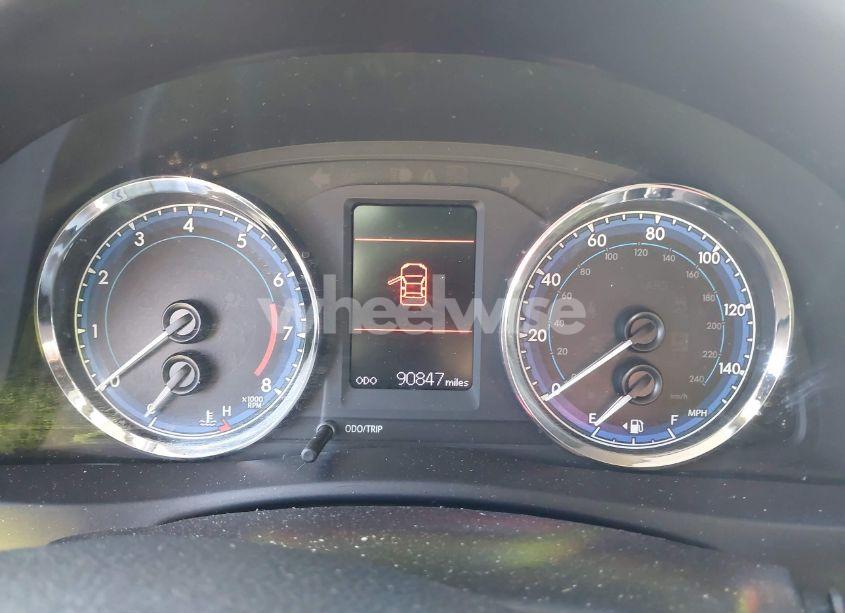 Photo 7 of 2019 Toyota Corolla LE (VIN 5YFBURHE6KP941737)