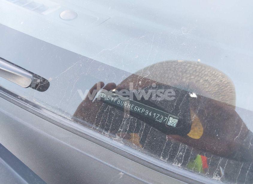 Photo 9 of 2019 Toyota Corolla LE (VIN 5YFBURHE6KP941737)