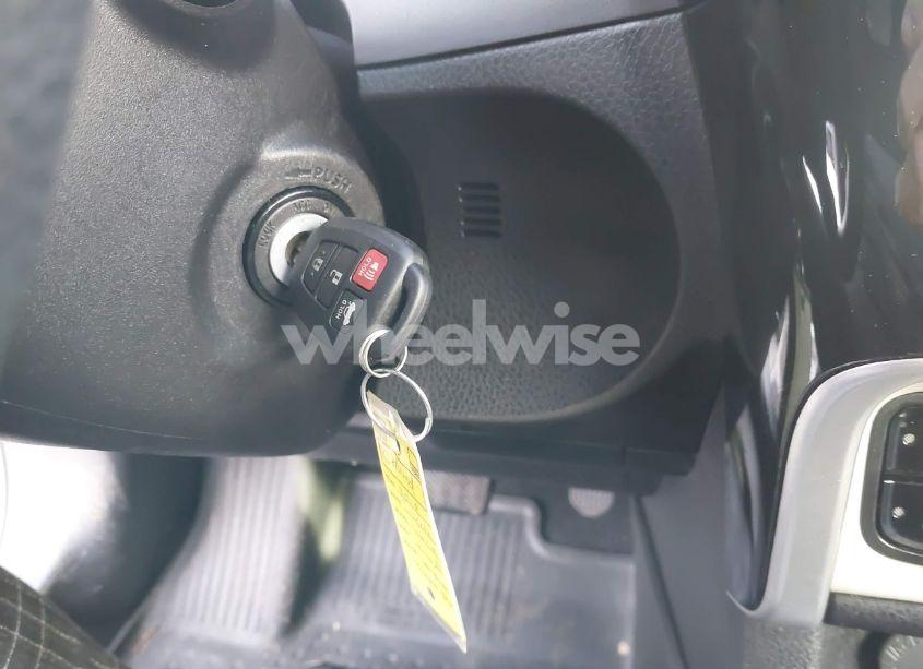 Photo 11 of 2019 Toyota Corolla LE (VIN 5YFBURHE6KP944296)