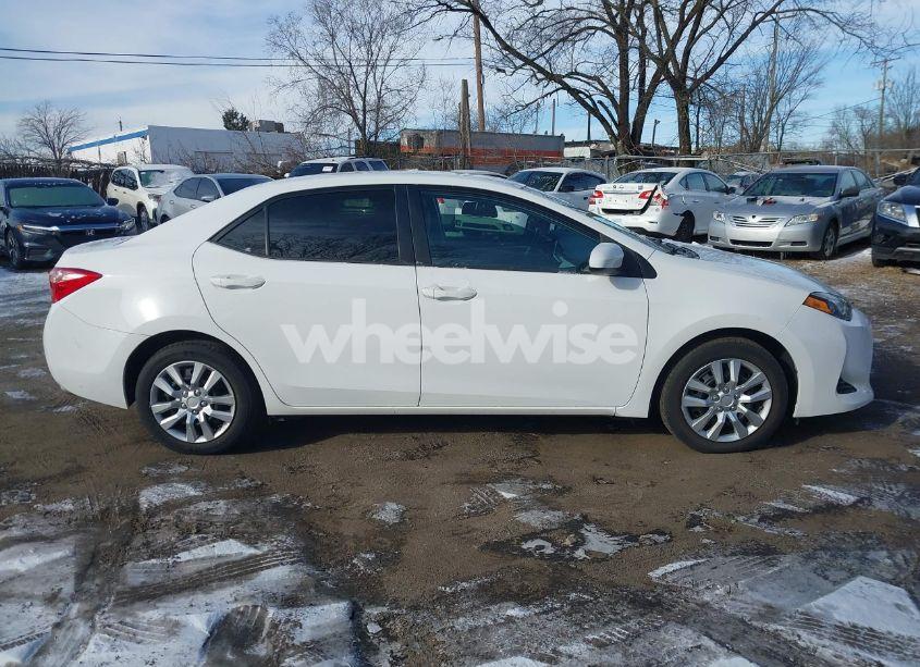 Photo 14 of 2019 Toyota Corolla LE (VIN 5YFBURHE6KP944296)