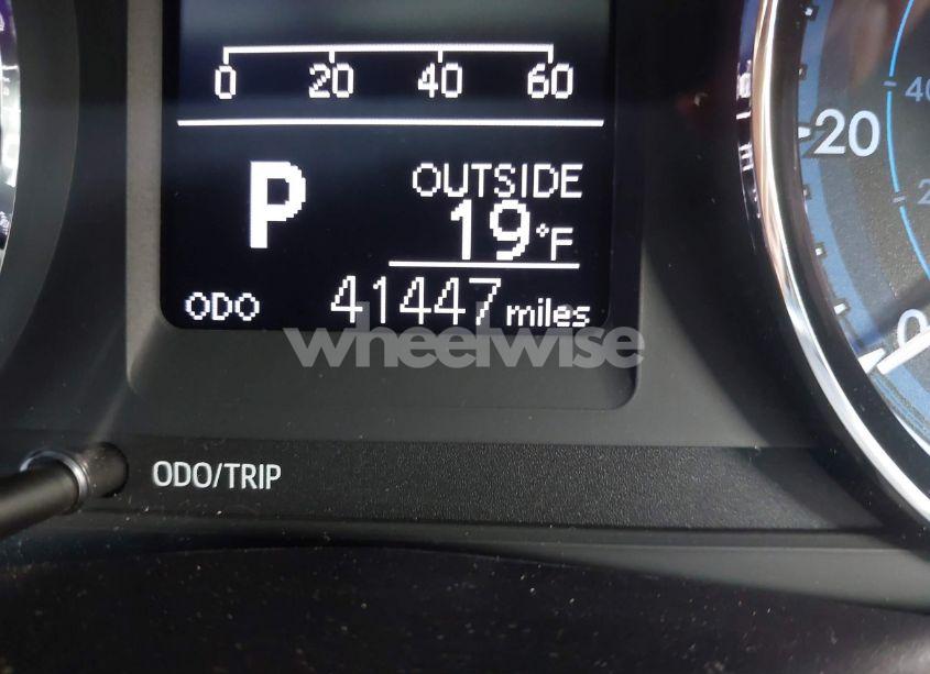 Photo 16 of 2019 Toyota Corolla LE (VIN 5YFBURHE6KP944296)