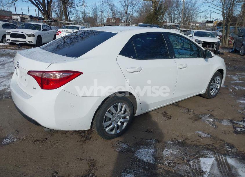 Photo 4 of 2019 Toyota Corolla LE (VIN 5YFBURHE6KP944296)
