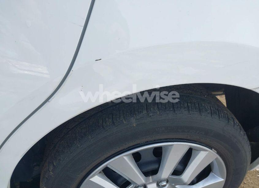 Photo 6 of 2019 Toyota Corolla LE (VIN 5YFBURHE6KP944296)