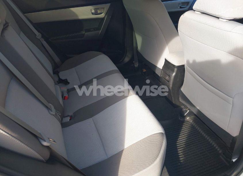 Photo 8 of 2019 Toyota Corolla LE (VIN 5YFBURHE6KP944296)