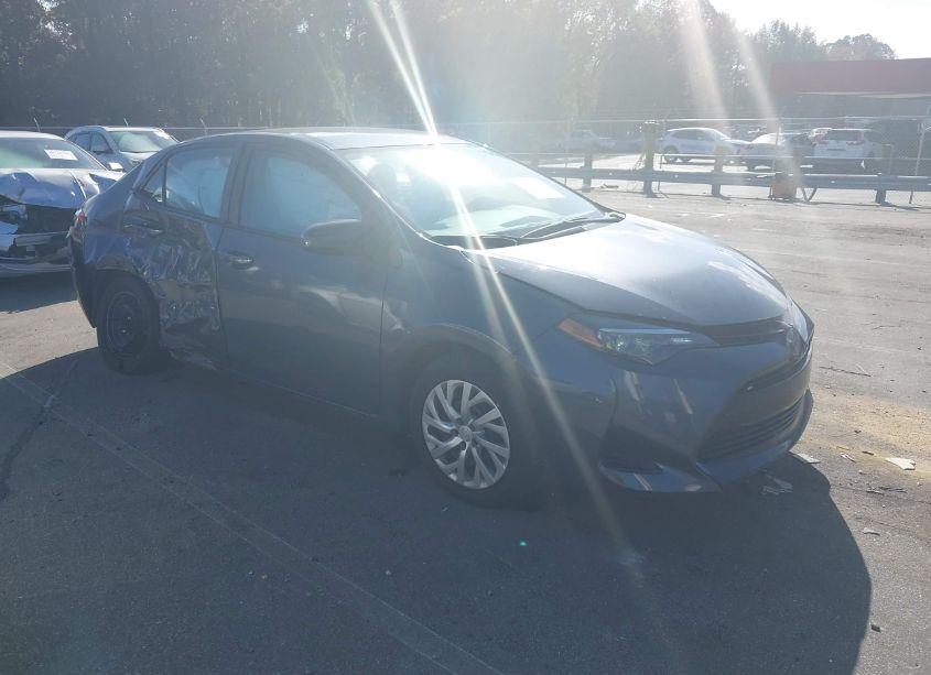 2019 Toyota Corolla LE (VIN 5YFBURHE6KP946288) main photo