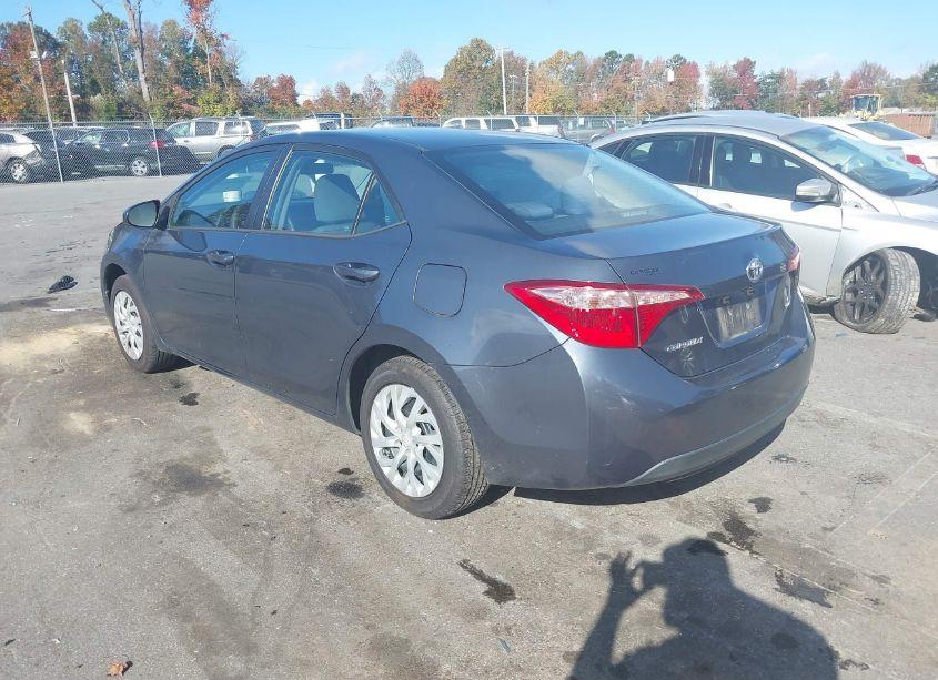Photo 3 of 2019 Toyota Corolla LE (VIN 5YFBURHE6KP946288)