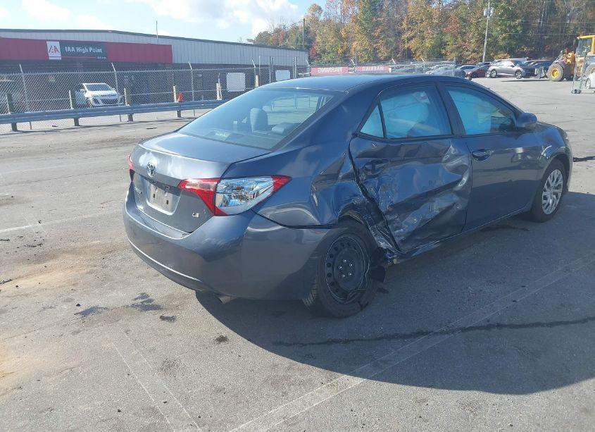 Photo 4 of 2019 Toyota Corolla LE (VIN 5YFBURHE6KP946288)