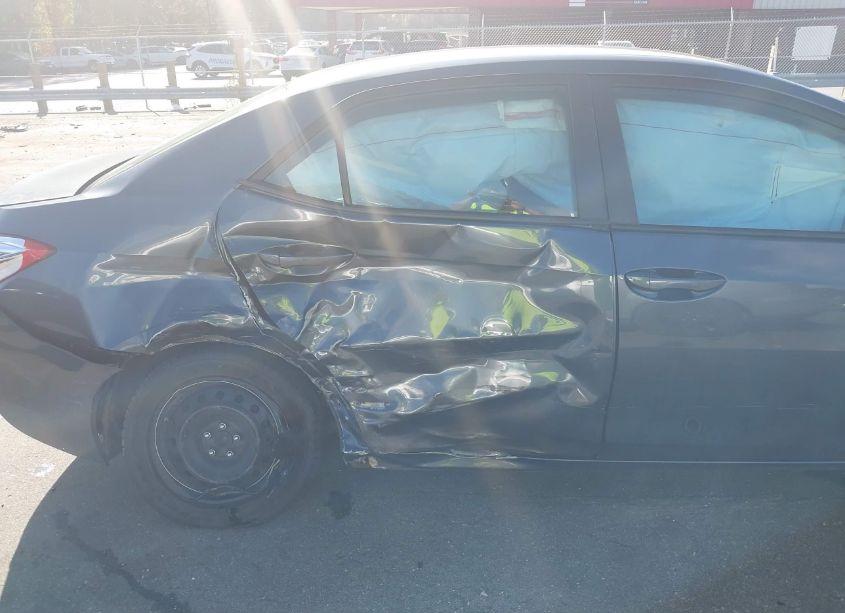 Photo 6 of 2019 Toyota Corolla LE (VIN 5YFBURHE6KP946288)