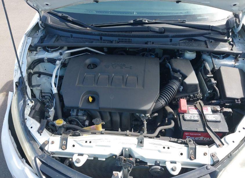 Photo 10 of 2014 Toyota Corolla LE (VIN 5YFBURHE7EP044348)