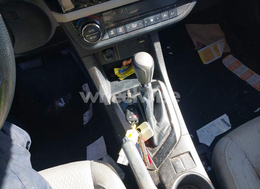 Photo 11 of 2014 Toyota Corolla LE (VIN 5YFBURHE7EP062056)