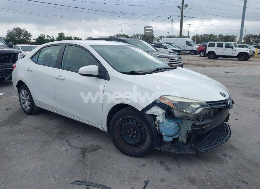 2014 Toyota Corolla LE (VIN 5YFBURHE7EP106234) main photo