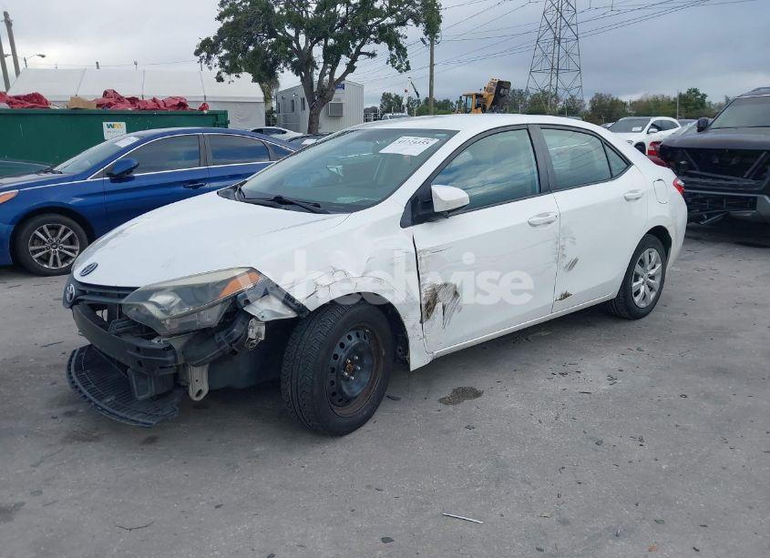 Photo 2 of 2014 Toyota Corolla LE (VIN 5YFBURHE7EP106234)