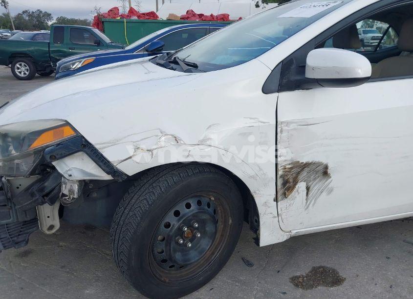 Photo 6 of 2014 Toyota Corolla LE (VIN 5YFBURHE7EP106234)