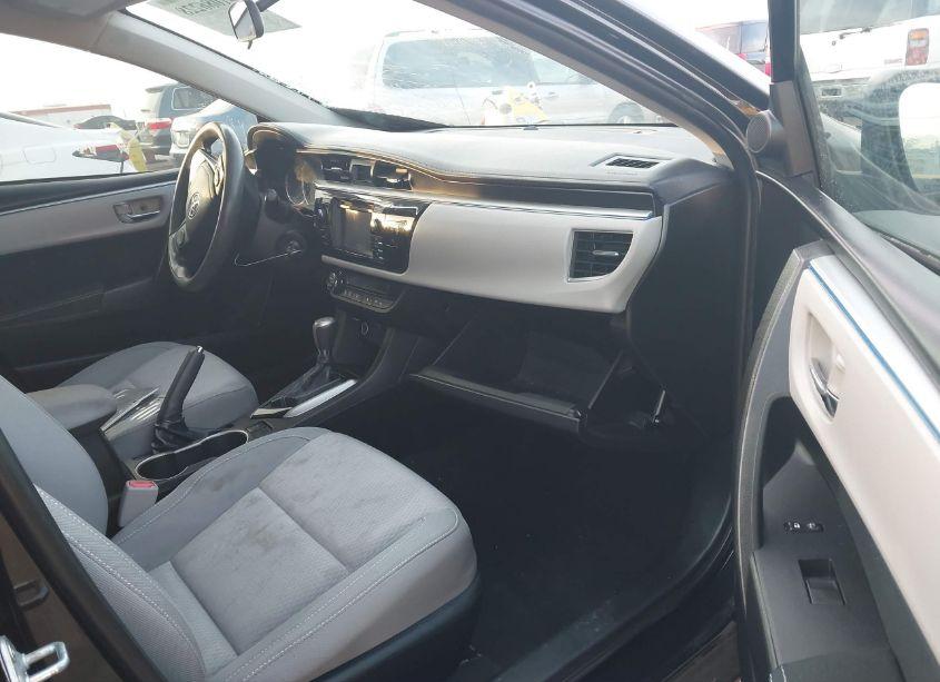 Photo 5 of 2014 Toyota Corolla LE (VIN 5YFBURHE7EP141971)