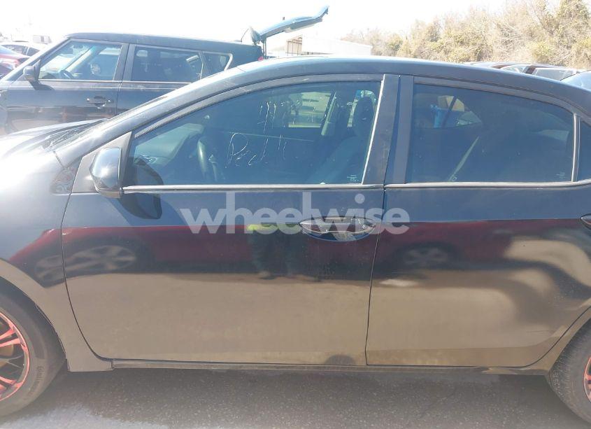 Photo 14 of 2015 Toyota Corolla L (VIN 5YFBURHE7FP179539)