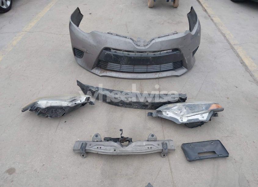 Photo 12 of 2015 Toyota Corolla LE (VIN 5YFBURHE7FP197863)