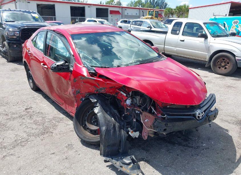 2015 Toyota Corolla LE (VIN 5YFBURHE7FP248665) main photo