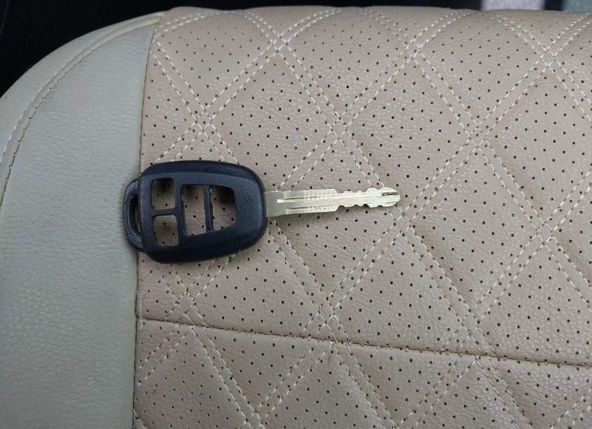 Photo 11 of 2015 Toyota Corolla LE (VIN 5YFBURHE7FP248665)