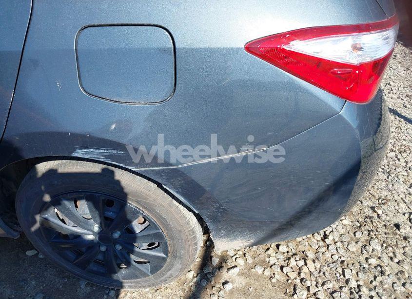 Photo 6 of 2015 Toyota Corolla LE (VIN 5YFBURHE7FP254207)