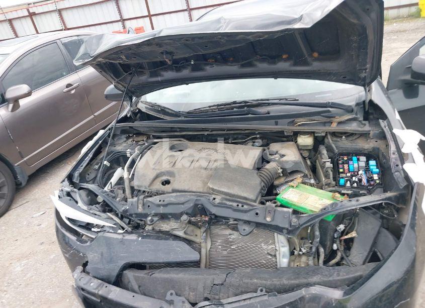 Photo 10 of 2015 Toyota Corolla L (VIN 5YFBURHE7FP294920)