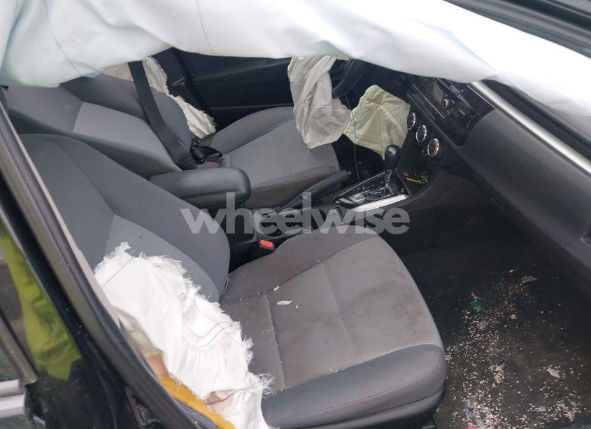 Photo 5 of 2015 Toyota Corolla L (VIN 5YFBURHE7FP294920)