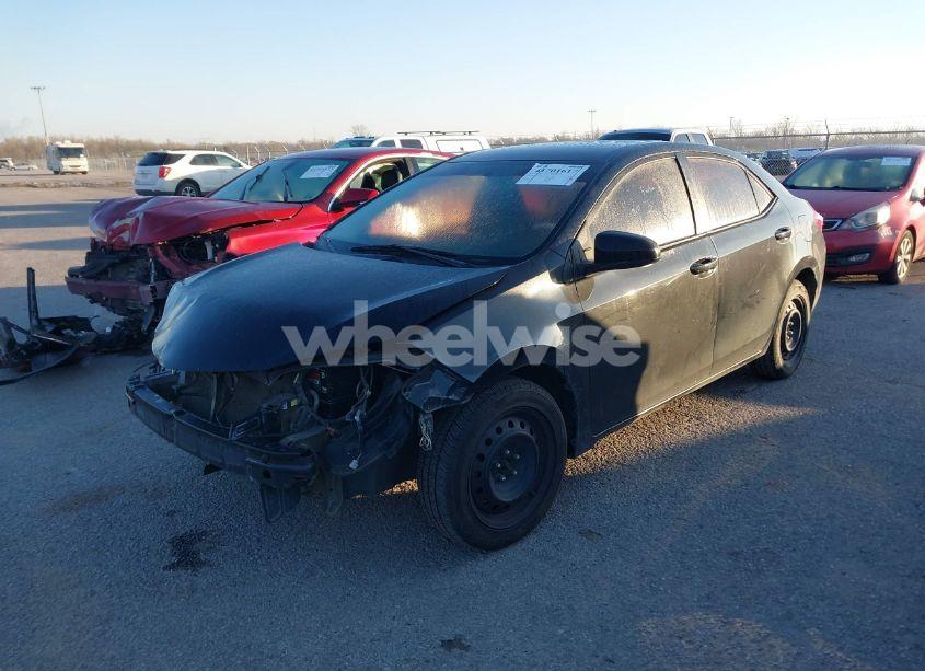 Photo 2 of 2015 Toyota Corolla LE (VIN 5YFBURHE7FP302322)