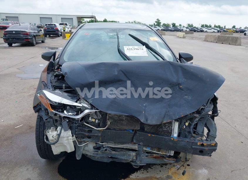 Photo 13 of 2015 Toyota Corolla LE (VIN 5YFBURHE7FP327673)