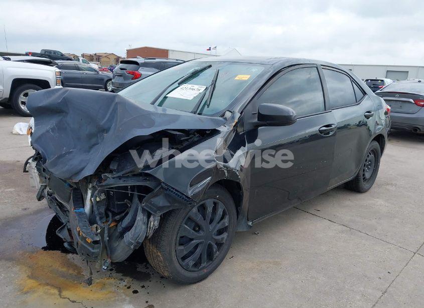 Photo 2 of 2015 Toyota Corolla LE (VIN 5YFBURHE7FP327673)