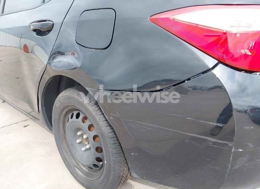 Photo 22 of 2015 Toyota Corolla LE (VIN 5YFBURHE7FP327673)