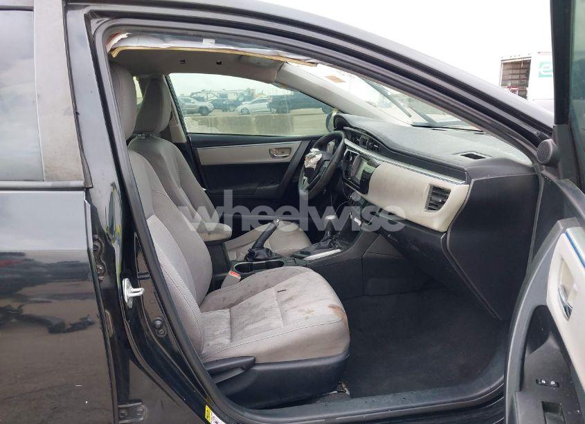 Photo 5 of 2015 Toyota Corolla LE (VIN 5YFBURHE7FP327673)