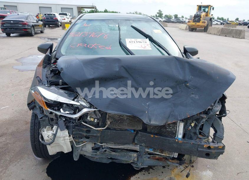 Photo 6 of 2015 Toyota Corolla LE (VIN 5YFBURHE7FP327673)