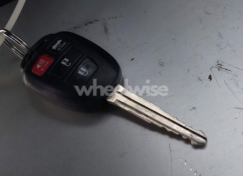 Photo 11 of 2015 Toyota Corolla LE (VIN 5YFBURHE7FP348930)