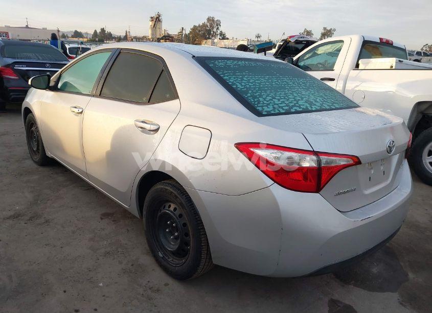 Photo 3 of 2015 Toyota Corolla LE (VIN 5YFBURHE7FP348930)