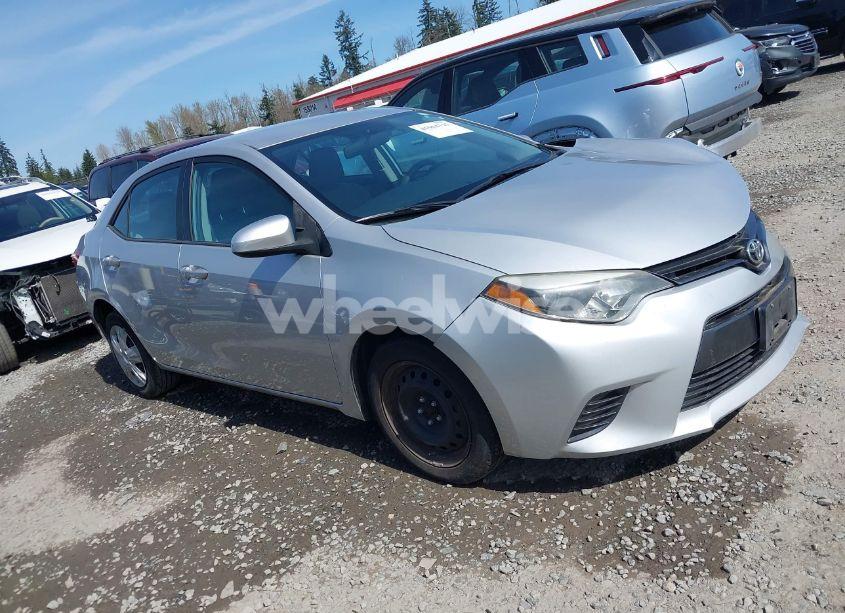 2015 Toyota Corolla LE (VIN 5YFBURHE7FP353898) main photo